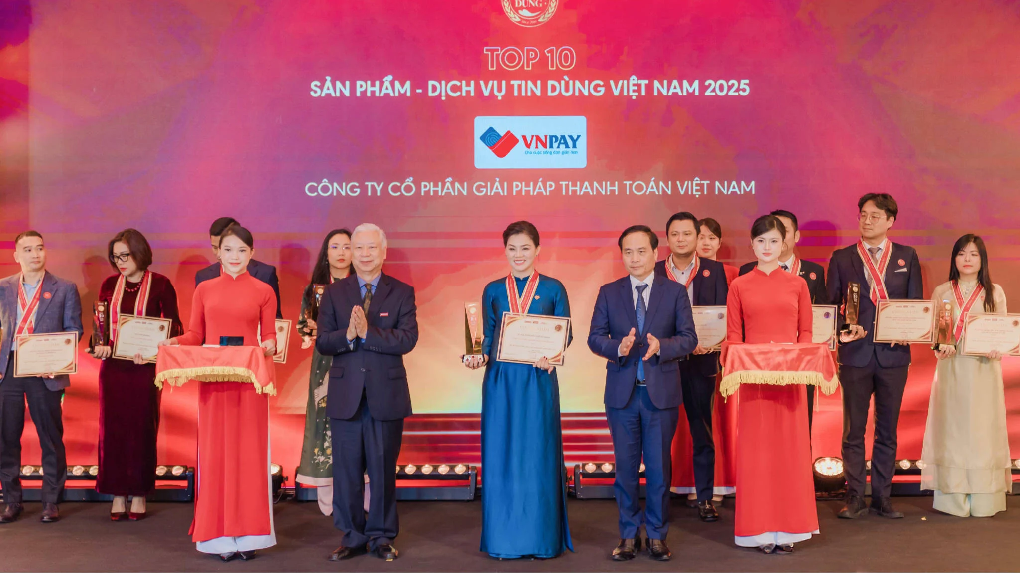 Bộ giải pháp Nộp thuế số VNPAY được vinh danh Top 10 Tin Dùng 2025