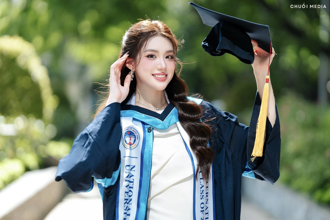 Nhan sắc đời thường gây thương nhớ của tân hoa hậu Miss World Vietnam Phan Phương Oanh